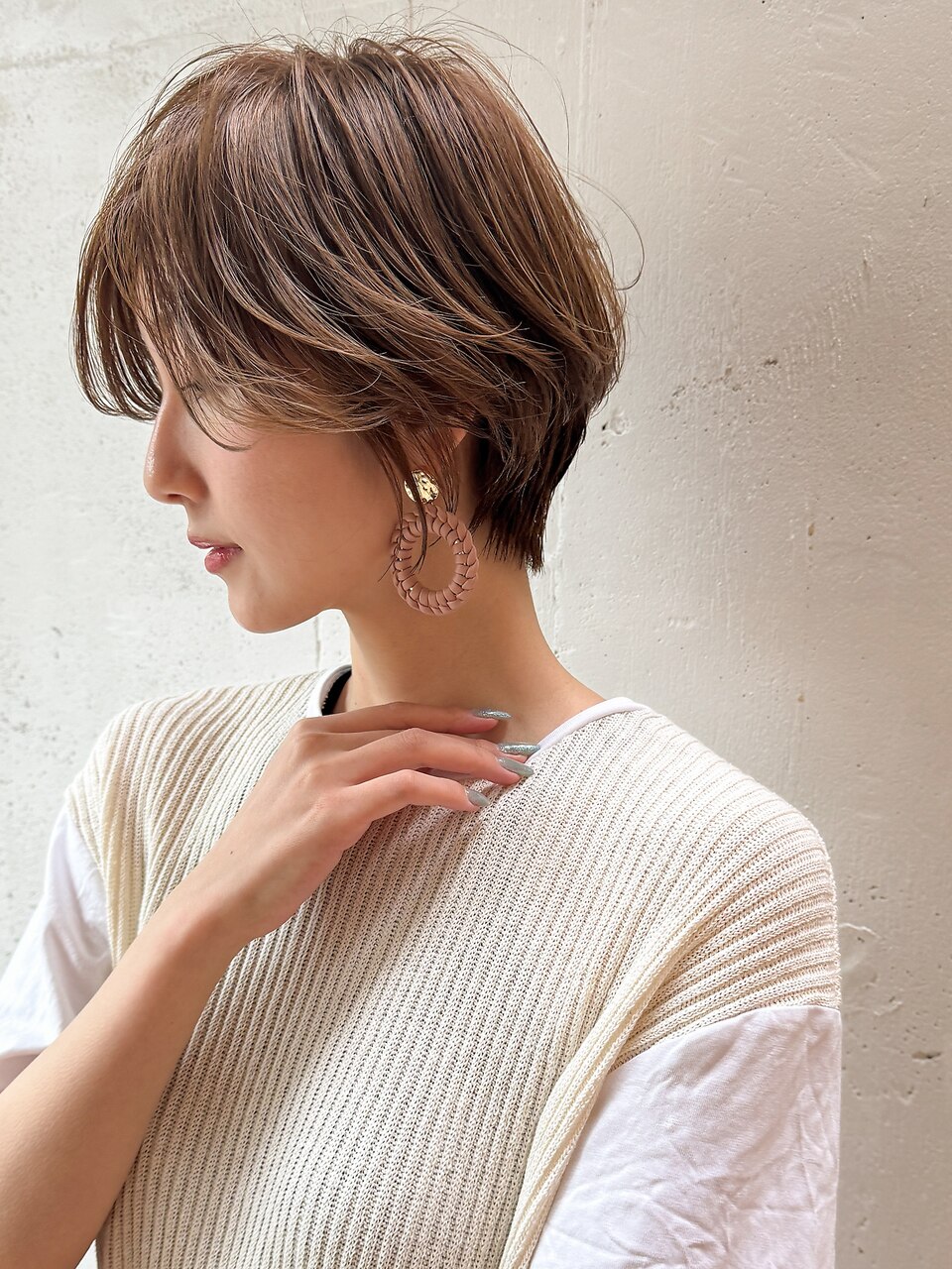 軽やか＆上品】大人のこなれショートボブ：L254394009｜センスヘア