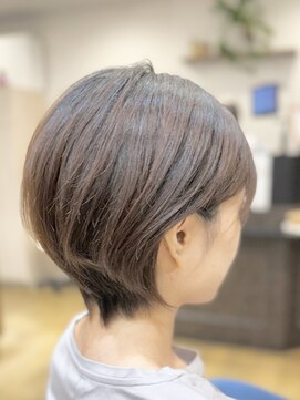 シュヴー 築地(CHEVEUX) 明るい白髪染め/白髪ぼかし/丸みショート/40代/50代/60代/