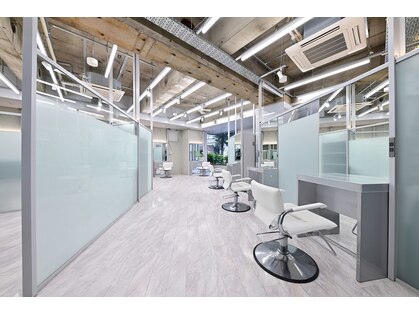 youres hair 髪質改善トリートメント&ヘッドスパ／縮毛矯正　仙台店の写真