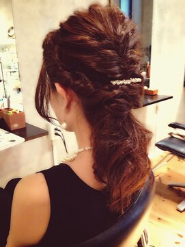 ヘアサロン レゴリス(hair salon REGOLITH) ツイスト*ハーフアップ