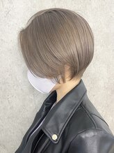 《*ショートボブ*》×《*ハイトーンカラー*》は相性◎ミルクティーベージュに合わせたショートボブが人気＊