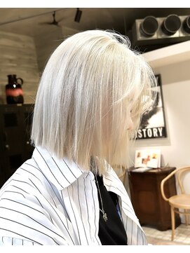 ヲタク(wotaku.) ミルキーホワイトトリプルカラーケアブリーチホワイトカラーボブ