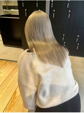 ツールズ 立川(TooLs) ホワイトベージュ/プラチナベージュ/立川美容室