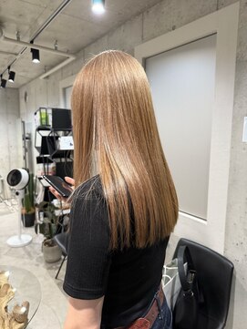 イー(Ii) ブリーチ1回ベージュカラー