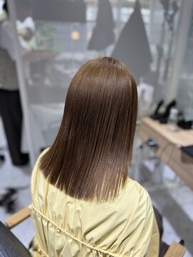 タミーズ 金山(Tummy's) まとまる艶ストレートミディ