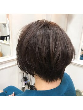 エイチ(H eitf) 【ハンサムショートエイチ原宿/小島遥香】