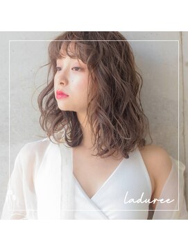 ラデュレ(LADUREE) Medium