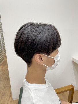 アクルヘアーバイテソロ(AKUR hair by tesoro) ナチュラルショート