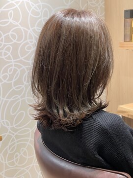 ミッシェル アフロート(michelle afloat) 10代20代30代40代50代60代くびれ外ハネレイヤーもCカーブカット