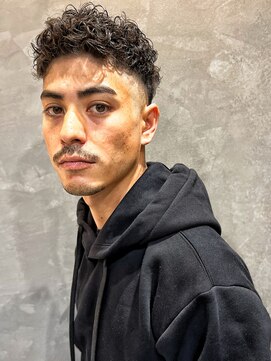 トルネード(TORNADO) ワイルドスパイラルパーマツーブロック　n9.11