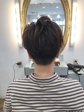 コワファースト 別府 刈り上げショート×ベージュ