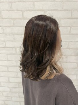 ビス ヘア アンド ビューティー 西新井店(Vis Hair＆Beauty) 20代30代大人可愛いミルクティーベージュインナーカラー