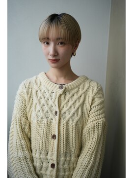 シセイ 青山(SHISEI) 金髪ショート/マッシュショート/ハンサムショート/ケアブリーチ