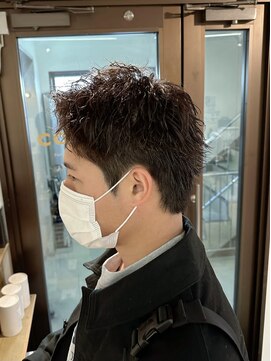 コワファーストナガサキシャンプーボーイ(COIFF1RST NAGASAKI SHAMPOO BOY) ソフトツイストパーマ　メンズサロン　スパイキーショート