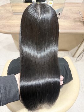 ジーナ 渋谷本店(Zina) 艶髪髪質改善トリートメント高橋俊介