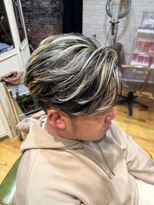 ヘアーメイクスリーク&nbsp;コントラストハイライトメンズショートヘア