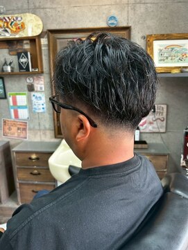 アールズ ヘア(R's hair) MEN’S HAIR/サーフカール/刈り上げセンターパート/印西