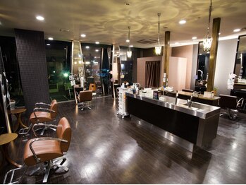 salon de beaut'e