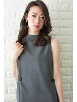 ノイン(noine) [noine : saito] 大人感と可愛さを両立したセミディー