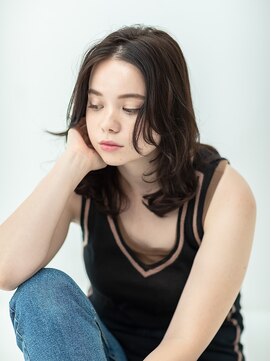 ティファ 自由が丘店(Tiffa) 小顔レイヤーミディ