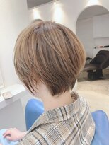 ウーロス(uros.)&nbsp;ベージュ☆ショートボブ