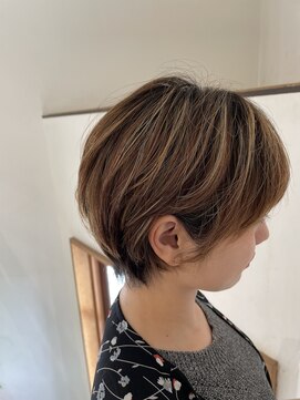 ロカ(Roca) 丸みショート×ハイライト