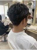 グレイヘアが映える　イケオジメンズカット　人生初パーマ