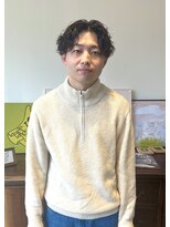 ヘアーアイストゥーレ(HAIR ICI TRE) スパイラルパーマセンターパートツーブロック大人ヘア