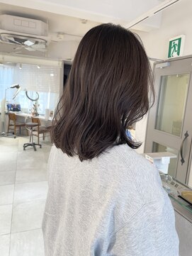 ネオリーブ チロル 横浜西口店(Neolive CiroL.) 大人ヘア ミディアム 柔らかグレージュ 【miku】
