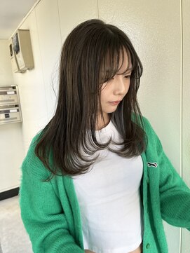 メロウ(mellow) レイヤーカット×インナーカラー×ホワイトシルバー