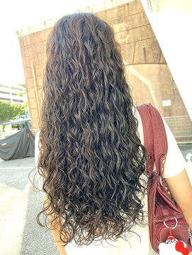 アンジュベイナハ (Ange Bay NAHA) ロング×スパイラルパーマ