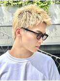 ブロンド金髪ショート