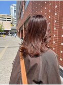 オレンジブラウンカラーのミディアムヘア