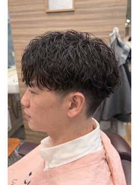 銀座マツナガ 神田店 ソフトツイストスパイラルツーブロック刈り上げ黒髪