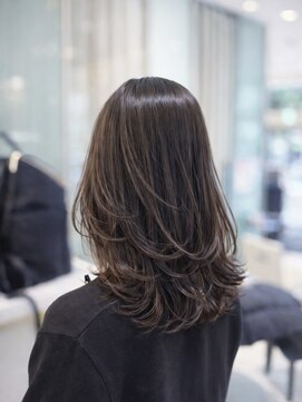 エアー 銀座タワー(AIR) ミディアムレイヤーオリーブベージュブリーチ無しカラー