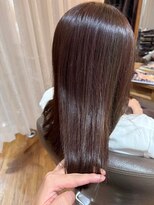 カミエ(kamie)&nbsp;ツヤ感たっぷりのロングブラウン×上質カット