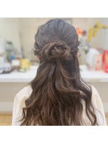 ニューカンヌ 美容室&nbsp;ハーフアップ