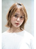 ぱっつんフェザーボブ