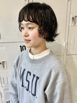 ミー(me.) ショートウルフ＋パーマ