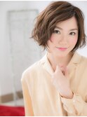 ひし形シルエットの小顔補正立体カットショートf小山30代40代