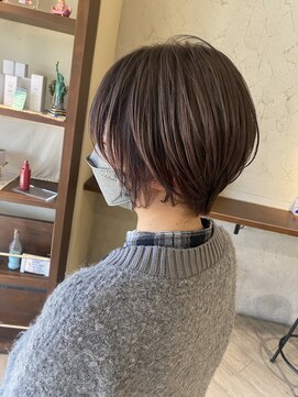 リー ヴィータ 上新庄(Lee Vita) ショートボブ×アッシュブラウン×ケアブリーチ