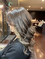 ジニアル(XeniaL) インナーカラーxベージュ