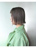 ナチュラル外ハネ、切りっぱなしショート