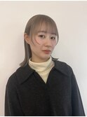 くすみベージュカラー