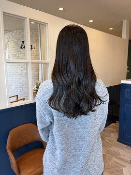 オリーブベージュ