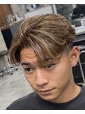 センターパート ツイストスパイラル眉カットメンズパーマ