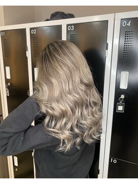 ラピス 大阪心斎橋店(Lapis) バレイヤージュ/デザインカラー/ハイトーン/ケアブリーチ