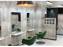 リノヘア プラス 関内店(RINO hair+)の雰囲気(半個室完備!プライベートな空間も人気です!関内駅南口1分)