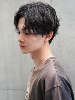 レジュアル(RESSUAL)&nbsp;シャドウパーマ　　黒髪　アンニュイ　センターパート