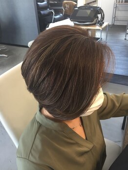 ヘアーサロン ラシア(hair salon Lasia)の写真/白髪染めでも明るく染まる☆色味を楽しみたい方に♪白髪カバーをしながら、オシャレを楽しめる！